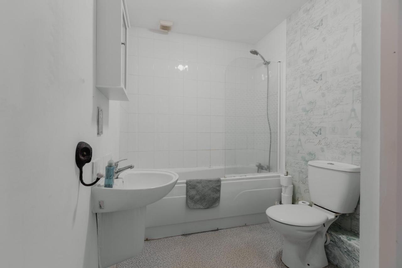 Hullidays - Theatre Side Apartment - Refurbished 2023 Kingston upon Hull Exteriör bild