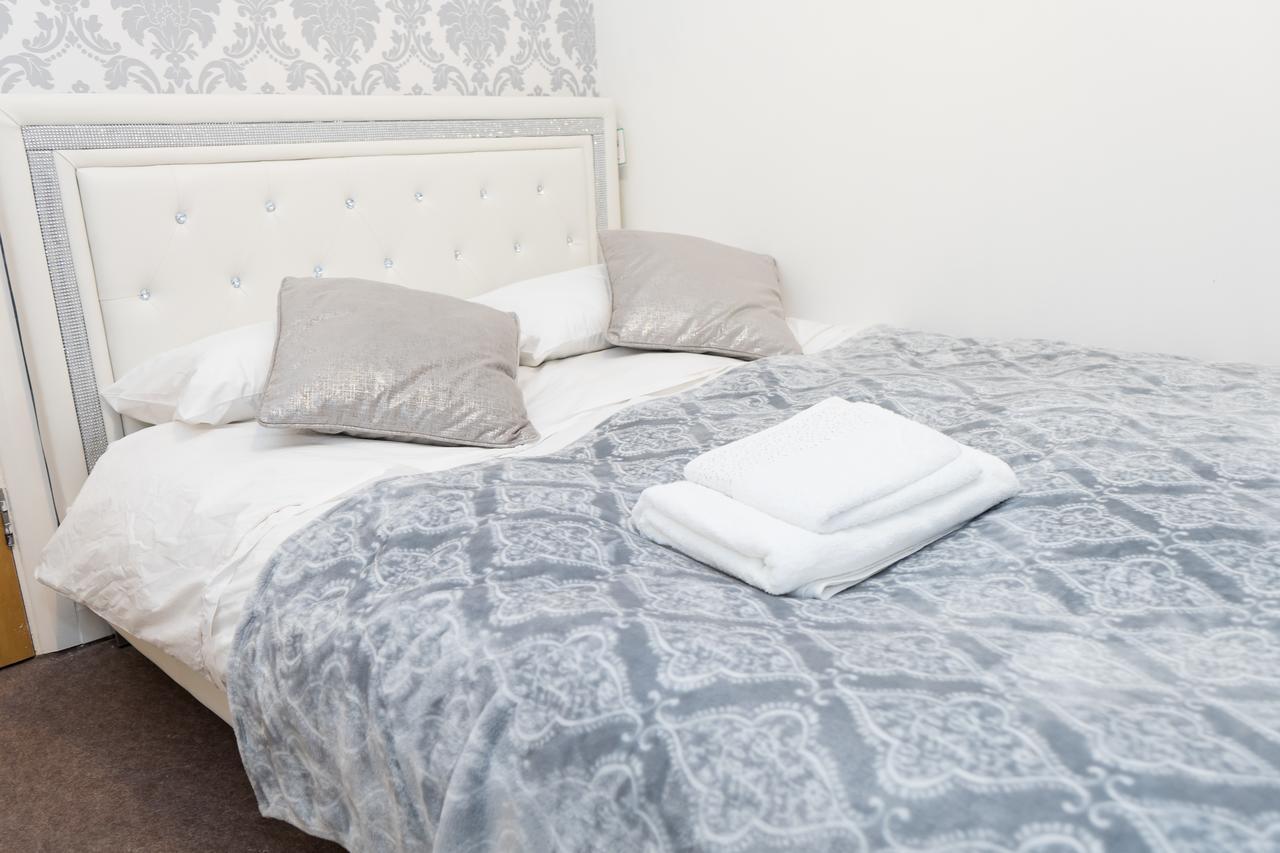 Hullidays - Theatre Side Apartment - Refurbished 2023 Kingston upon Hull Exteriör bild
